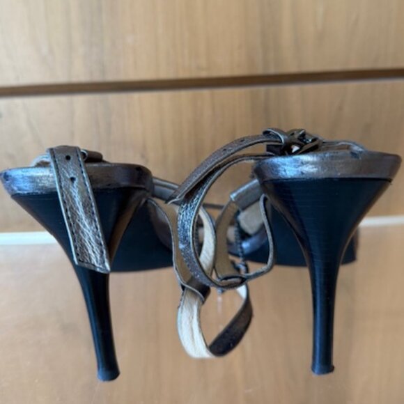 Pre-Loved Pewter Metallic Michael Kors Fringe Strappy Sandals - Size 7 - Picture 3 of 7